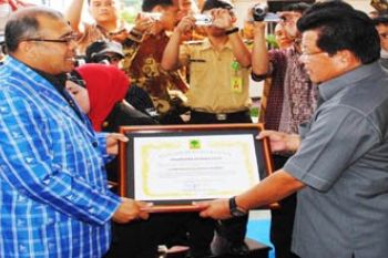 PENYERAHAN PIAGAM MENGKUMHAM