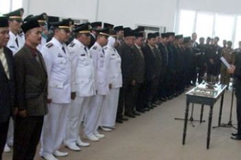 Bupati Karimun Mutasi Besar-Besaran