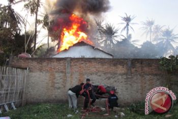 Gudang Penimbunan BBM Ludes Dilalap Si Jago Merah