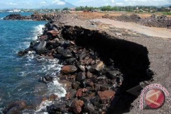Warga Pulau Legundi Minta Pemerintah Atasi Abrasi 