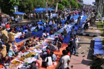Makan Terpanjang Dunia