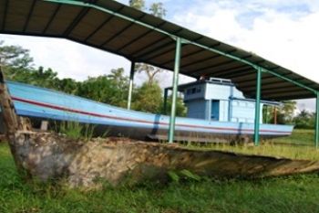 Perahu  Bekas Pengungsi Viet Nam