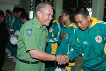 IKUTI KEJURNAS SILAT