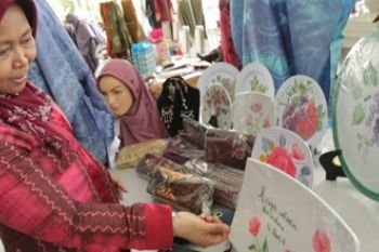 LUKISAN PIRING