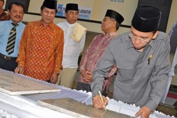 RESMIKAN PROYEK INFRASTRUKTUR
