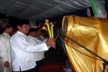 Bupati  Karimun Lepas Peserta Takbir 