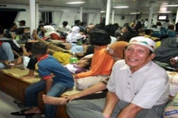 Pemudik Melimpah di Parit Rampak