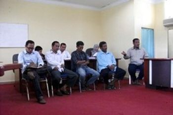 Warga Adukan Bahaya Peledakan Granit KDH