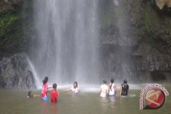 Air Terjun Tunan Dimembe Ramai Pengunjung