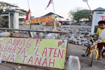 TOLAK PERAMPASAN TANAH