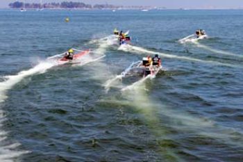LOMBA PERAHU NELAYAN