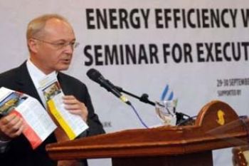  EFISIENSI ENERGI INDUSTRI
