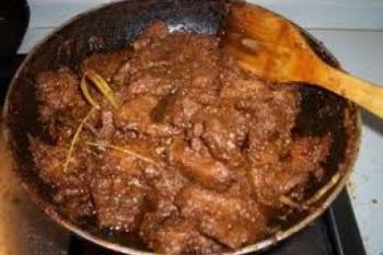 Pelantun 'Nasi Padang' Promosikan Rendang di Oslo
