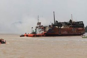 KAPAL DIKANDASKAN
