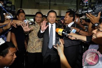 KPK grills finance minister over manpower ministry graft case