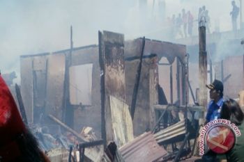 Empat bangunan di Teling Atas ludes terbakar