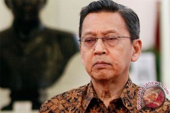 VP Boediono inspects 90 pct damaged school