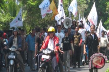 Unjuk Rasa Minta 43 Pemilik Sertifikat Aspal Ditangkap