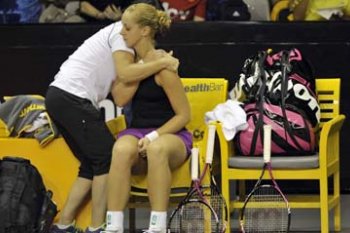 PETENIS JERMAN CEDERA