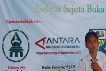 Menyanyi Lagu Nasional