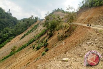 Pemudik Waspadai Jalinbar Rawan Abrasi di Lemong