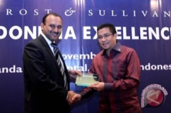 Indosat Raih Telecom Service and Mobile Of The Year 