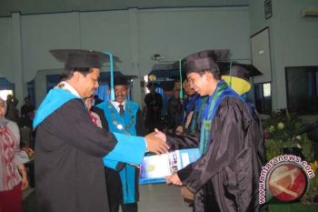 STAIN Kendari Wisuda 348 Sarjana