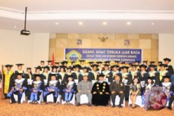 STIEPAR Manado Mewisuda Sarjana Ekonomi Pariwisata             