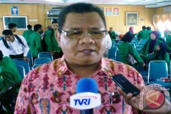 Universitas Muhammadiyah Palembang serahkan bantuan beasiswa 