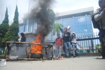 Demo Hari Pahlawan