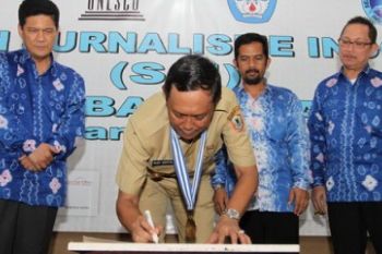 SEKOLAH JURNALISME INDONESIA