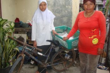 Nurmima dan Tiga Anaknya Ditelantarkan &amp;quot;Pak Lurah&amp;quot;