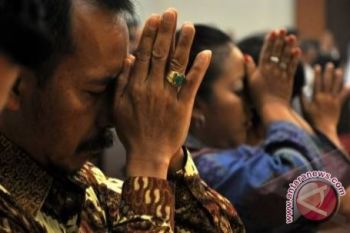 Ribuan Umat Kristiani Lampung Ikuti Misa Natal