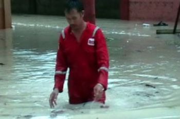 Pulau Karimun Dikepung Banjir         
