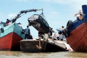 Kapal Barang Kandas di Karimun