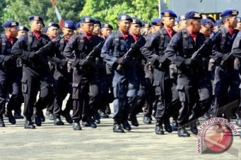 Brimob disiagakan di SPBU jelang kenaikan harga BBM
