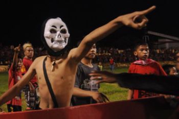 BERAKHIR RICUH