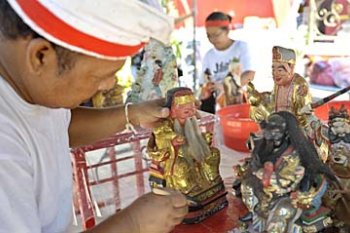 CUCI DEWA JELANG IMLEK