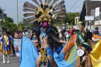 KARNAVAL ETNIK