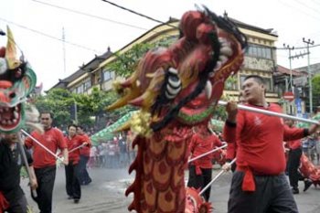 NGELAWANG JELANG IMLEK