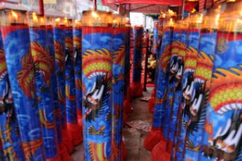 MENUNGGU ANGPAO