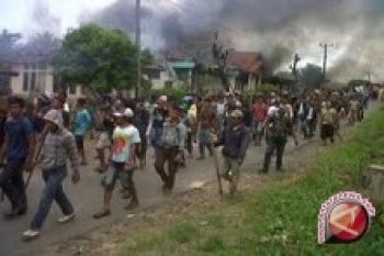 Gubernur: Polisi Harus Tegas Tangani Kerusuhan