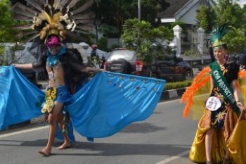 Pawai Karnaval Etnik
