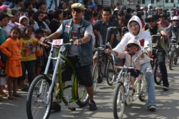 Pawai Karnaval Etnik