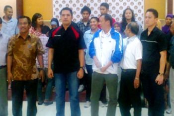 Target Lima Emas  