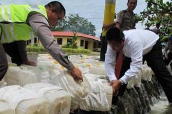 MUSNAHKAN MIRAS