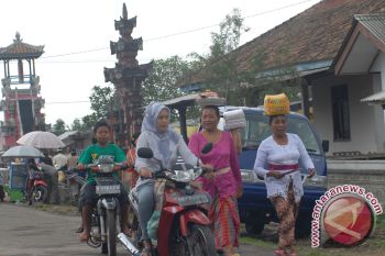 Ribuan Umat Hindu Di Lampung Rayakan Kuningan 
