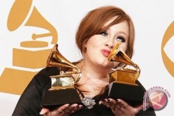Adele Raih 6 Grammy Award