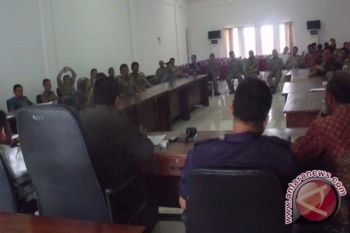 Kades Datangi DPRD Kolaka Terkait Penundaan Motor