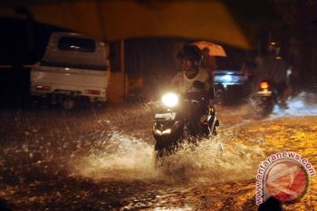 Sejumlah jalan di Kota Palu terendam banjir